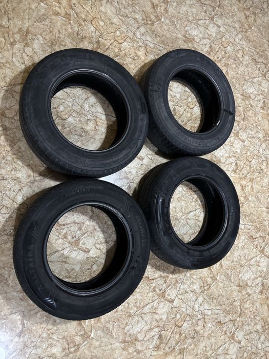 Продам 4 шины 205/65 r15