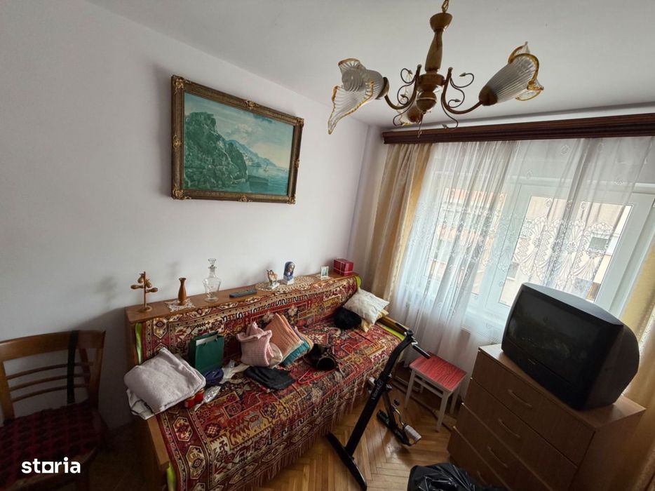 Apartament 3 camere, etaj 2 - Cugir