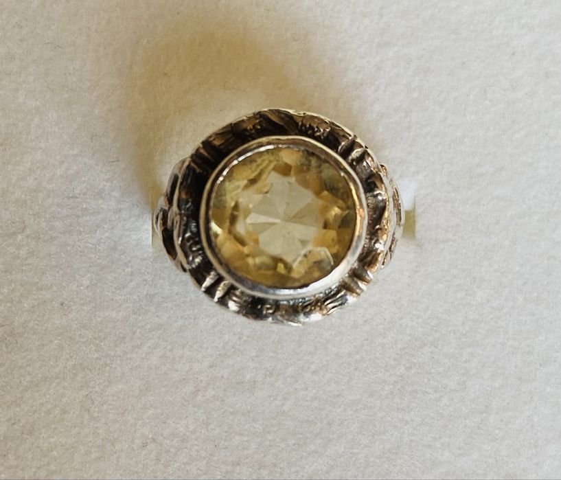 Inel din argint cu citrin in forma de floare