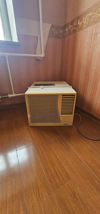 Продам б/у оконный кондиционер