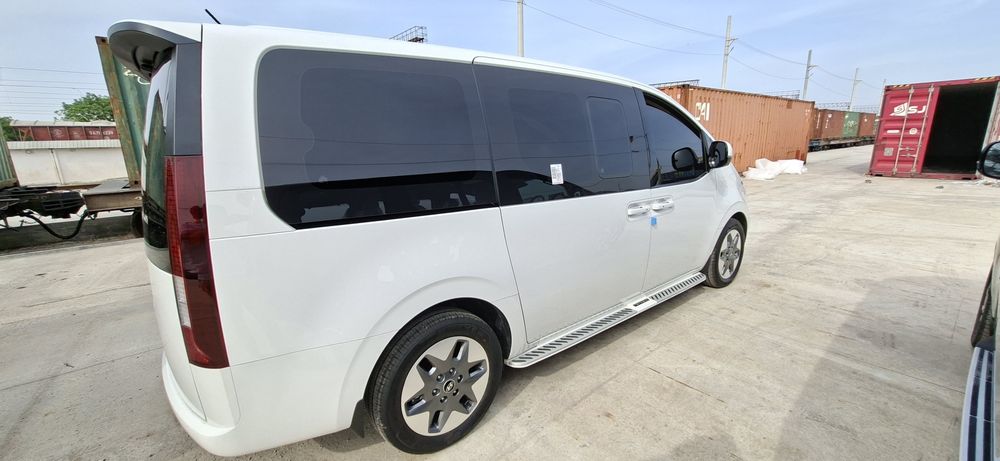 Hyundai Staria 1,6 Turbo Hybrid