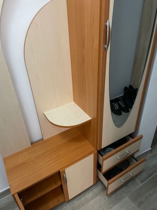 Vând dulap Thomas in stare buna.Pret ușor negociabil