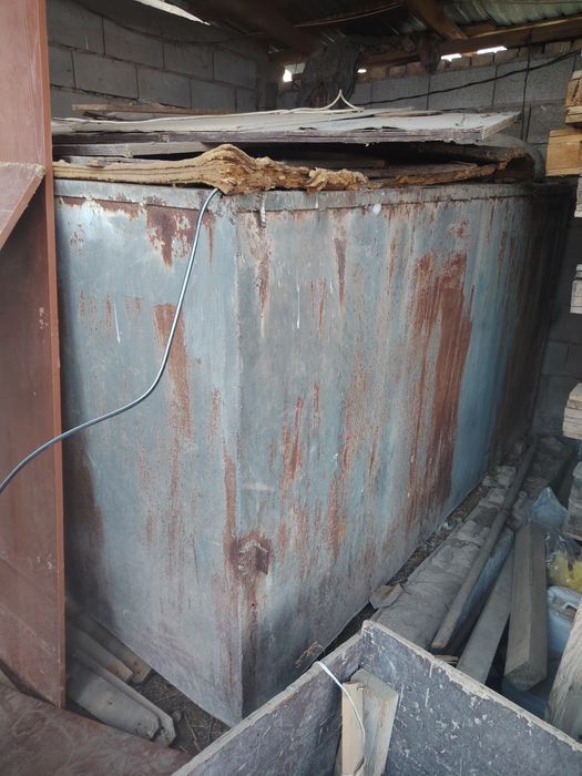 Темір. Ыдыста   жемге