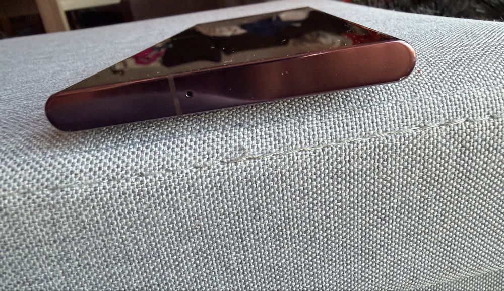 Samsung Galaxy S22 ultra Burgundy