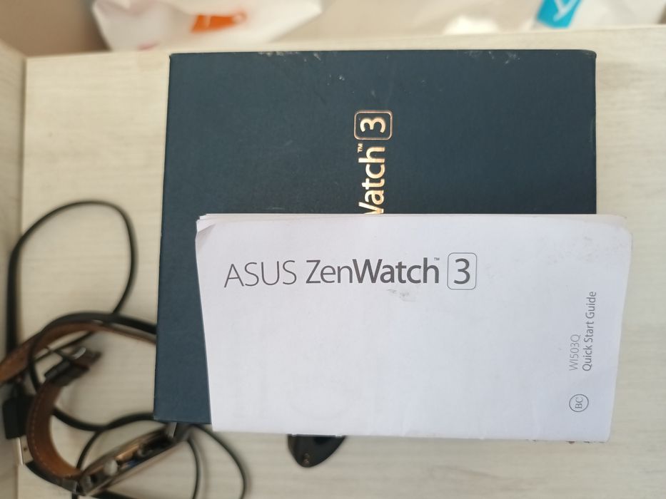 Смарт часовник ASUS Zen Watch 3