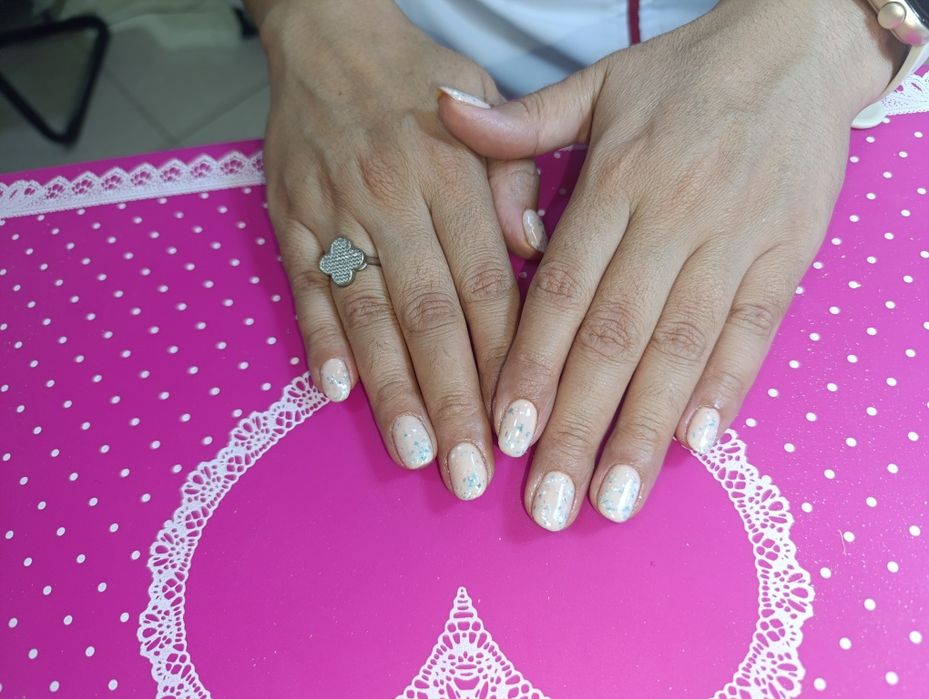 Приглашаю на процедуры маникюра и педикюра