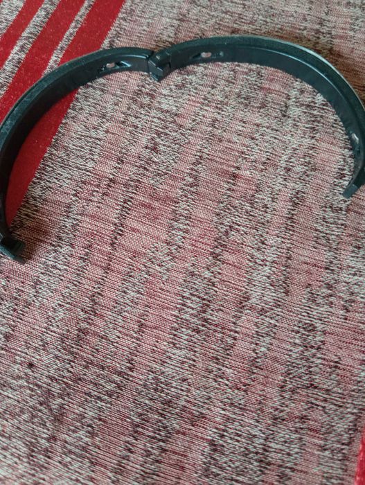 Гривна стомана и полимер NIKE