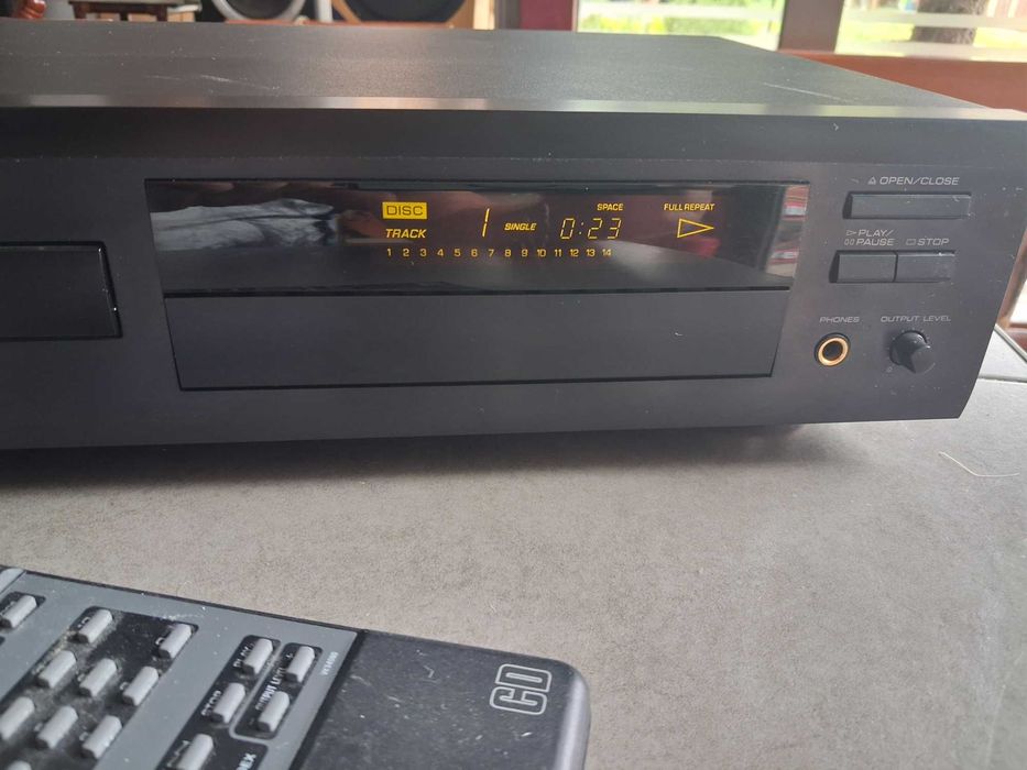 Yamaha CDX-860 cd player