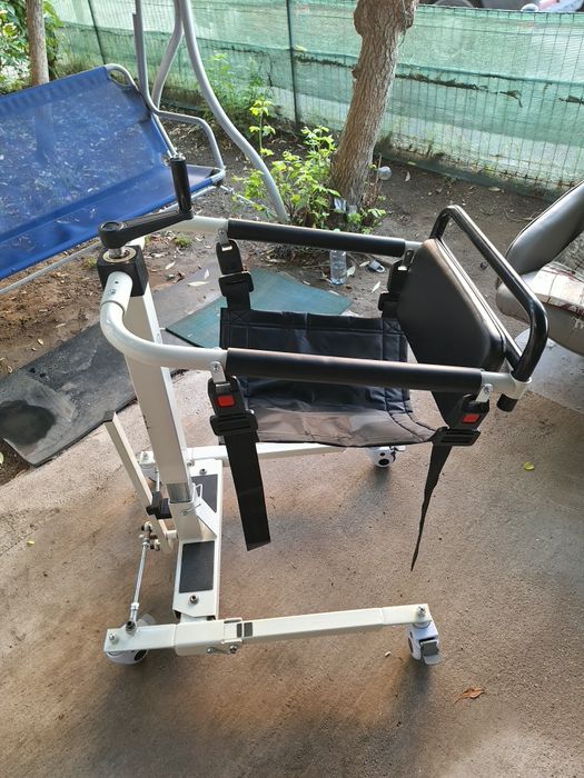Scaun de transfer cu lift,înălțime ajustabila,design durabil,alb