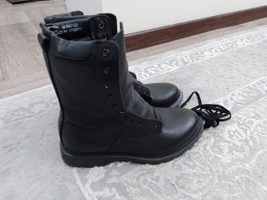 Берцы сатылады жаңа бир рет кийілген.