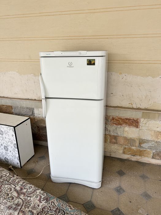 Indesit холодильник в хорошем состоянии