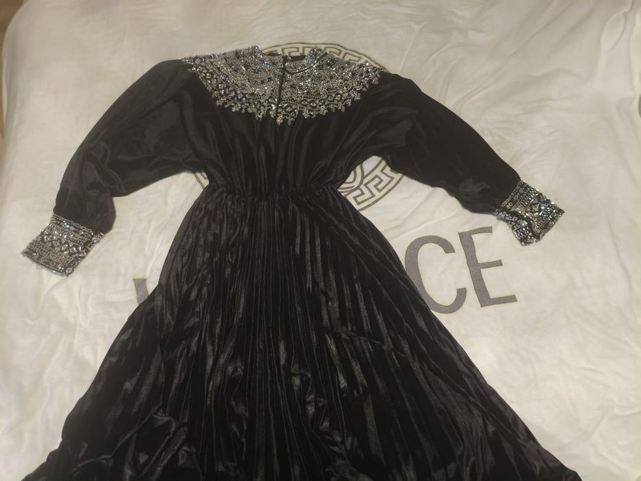 Срочно продаю платье .