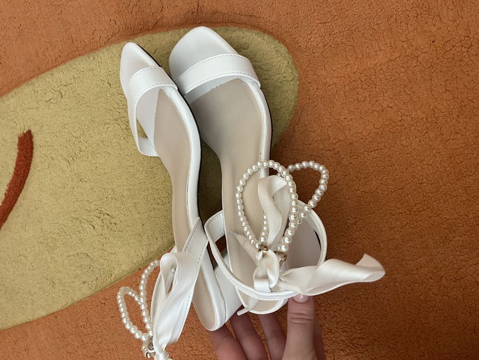 Чисто нови токчета