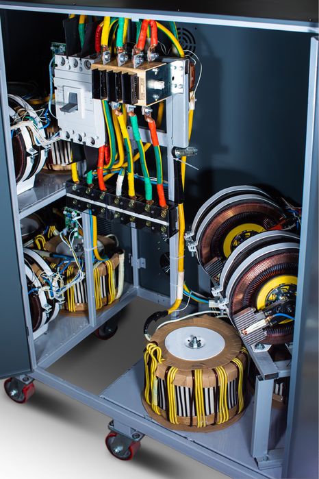 Стабилизатор Напряжения 3 фазный / Stabilizator 3 Fazaga