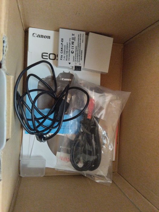 Canon 600D 3 batareyka yangi