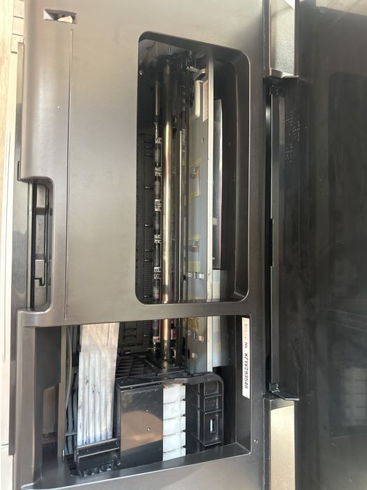 Printer zur ishlaydi 1 oy garantiya.Epson L805