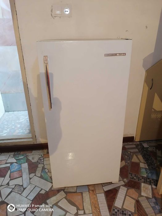 Музлаткич ишлидиган холатда эшиги узиники эмас алмашган