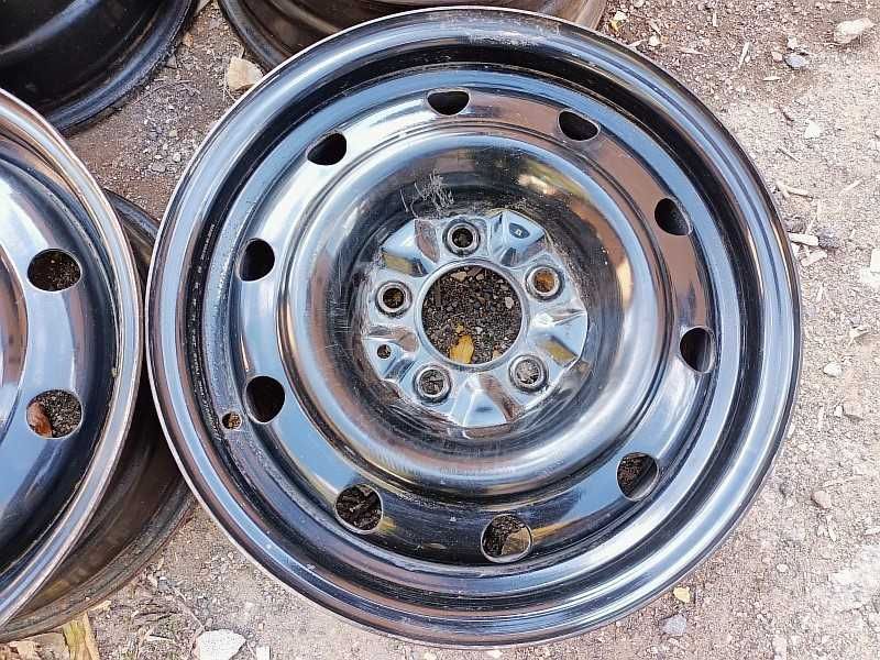 Продам металлические диски на Dodge Caravan