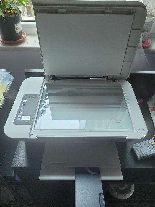 HP Deskjet 2544 print, copy,scan