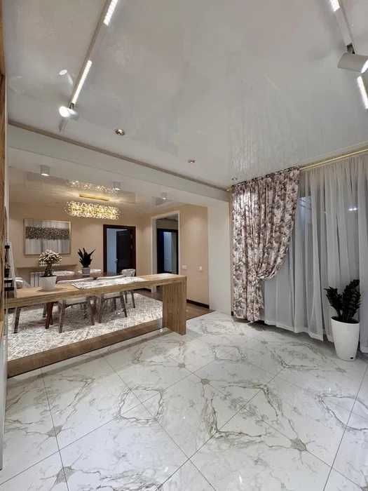 Продается шикарный коттедж в Яшнабадском районе