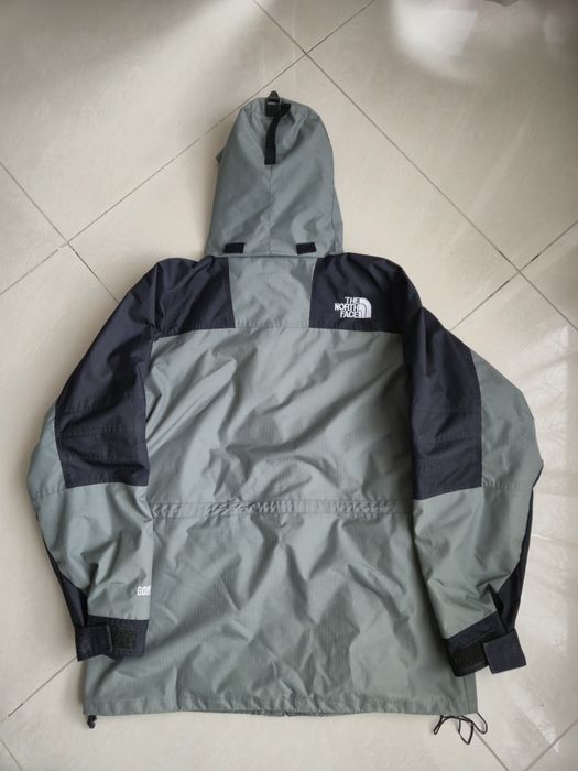 The North Face hardshell яке