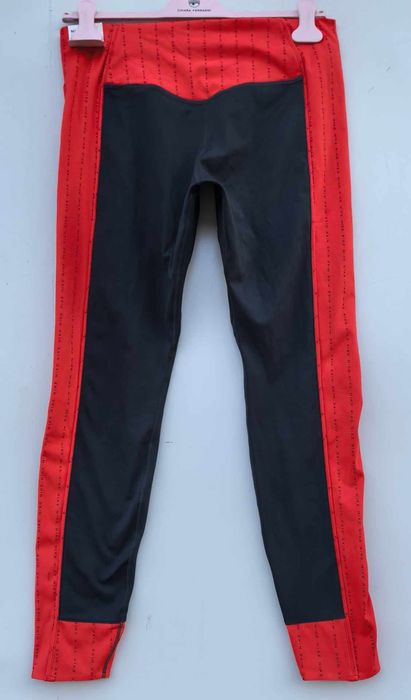 Nike оригинален дамски клин нов  Л размер