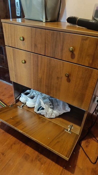 Продам прихожую из 4 предметов