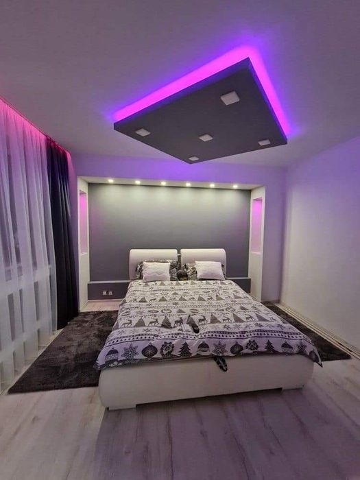 Regim  Hotelier lângă Tribunal