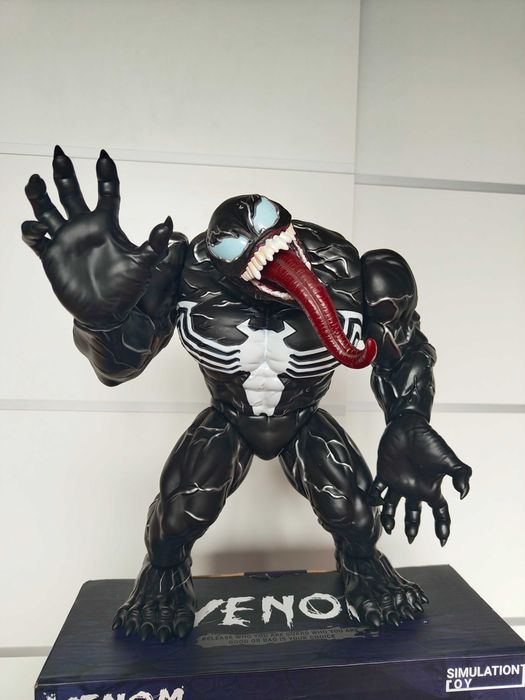 Venom екжън фигурка