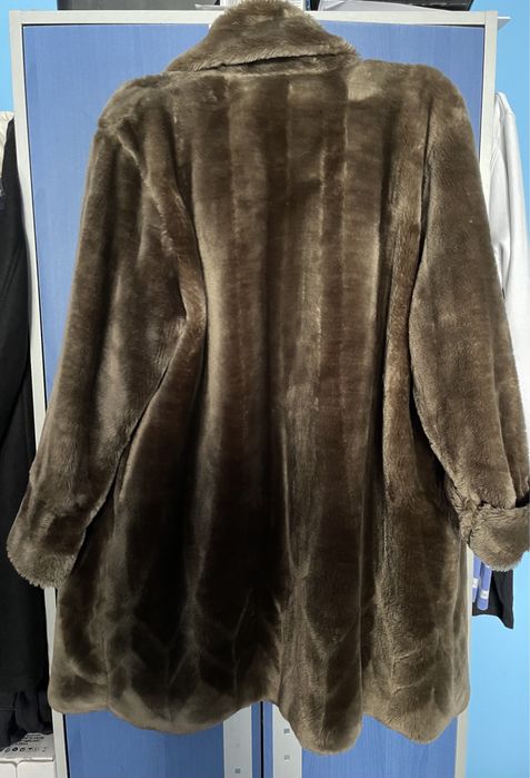 Haina blana de dama