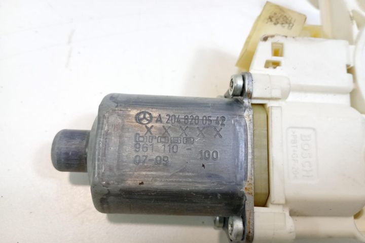 Motoras macara stanga spate A2048200542 Mercedes-Benz C-Class W204/S2