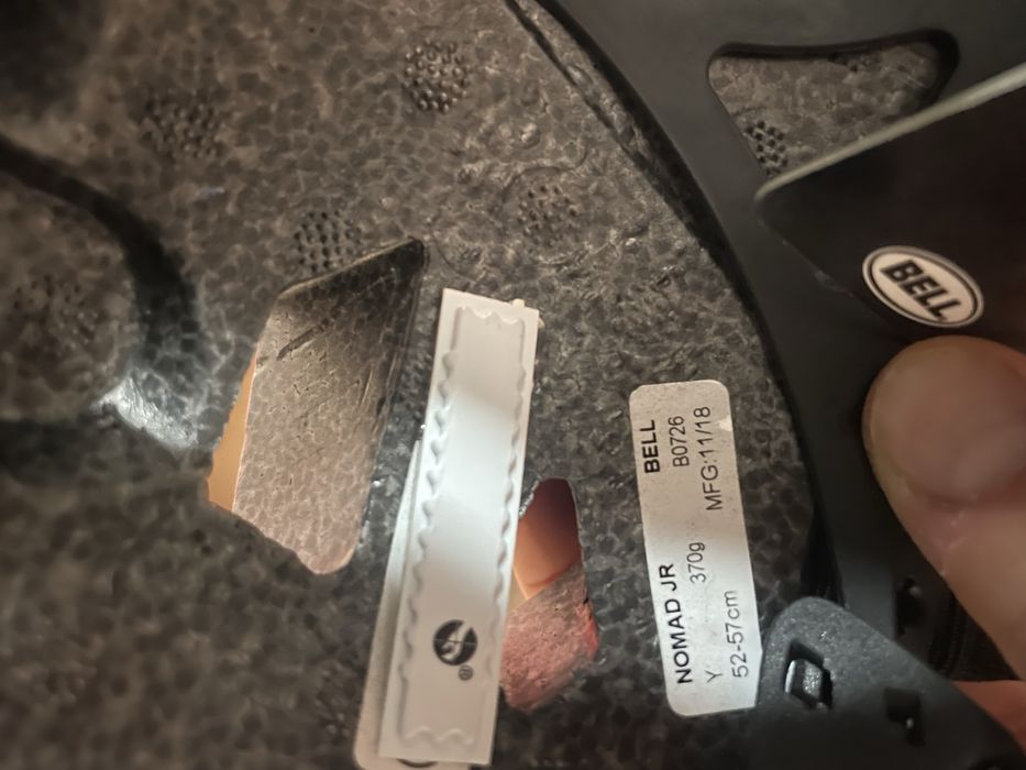 casca BELL nomad jr noua cu eticheta