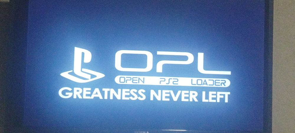 Playstation 2 zagrujaet s fleski igr