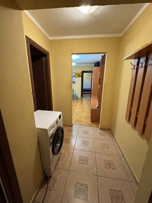 Vand Apartment 3 camere, Complexul studențesc, centrală proprie.