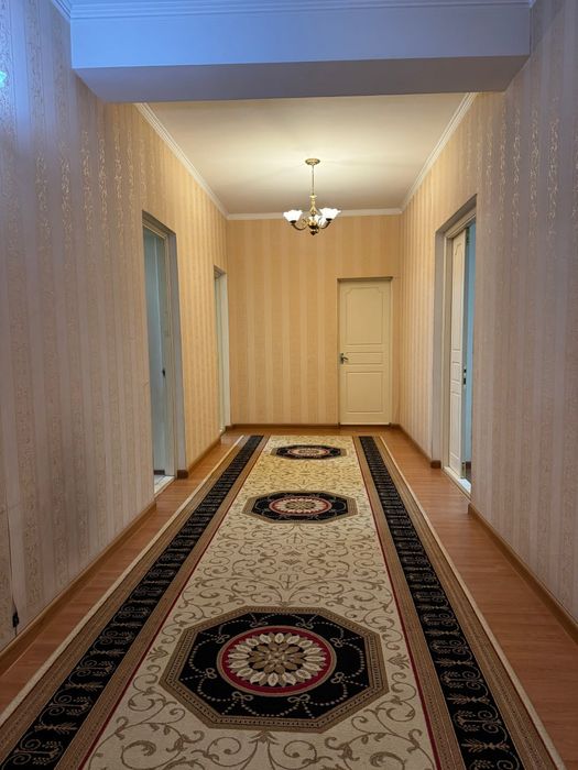 Квартира Генерала Узакова5/3/4 250 м2 банковская