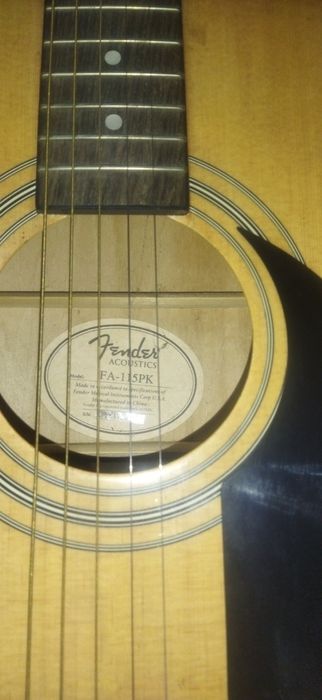 Продам гитару Fender