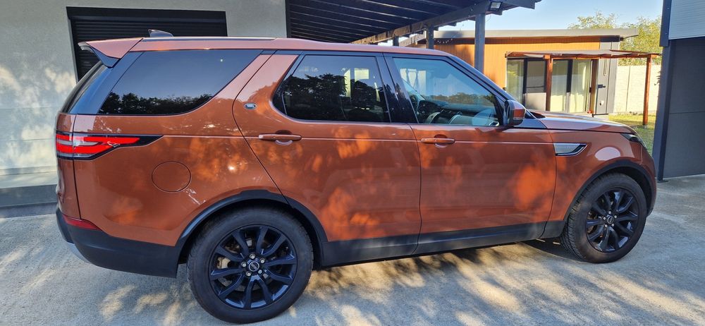 Land Rover Discovery 5