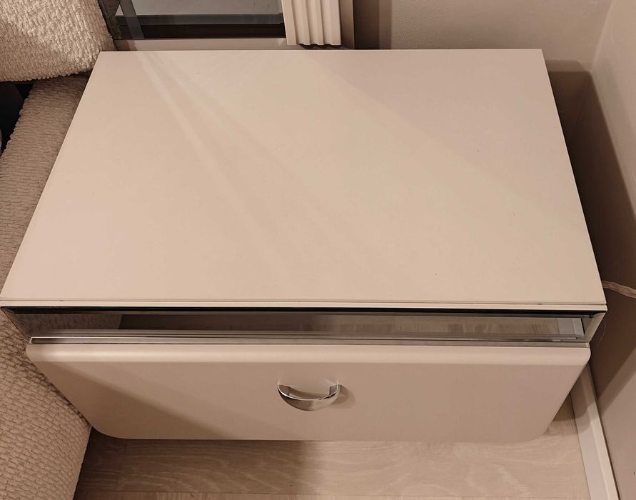 Нощни шкафчета  2 броя с ефект дизайн