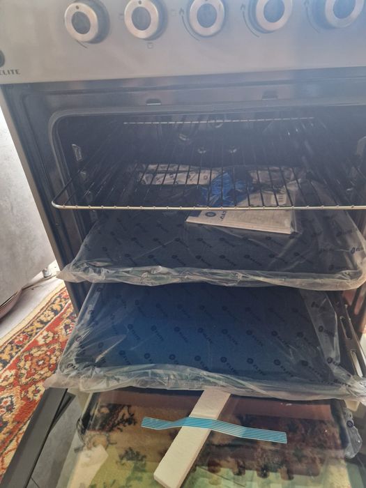 Срочно Продам газ плиту новая