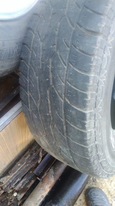 Шины и запаска на Mitsubishi Montero