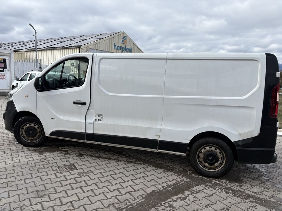 De vanzare duba autoutilitara Opel Vivaro