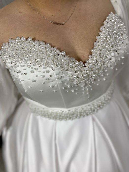 Rochie mireasă cu perle
