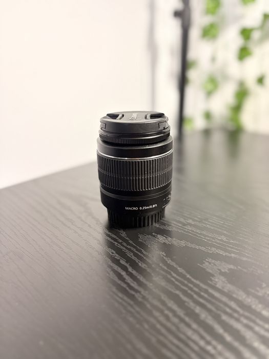 Vând Canon 2000D