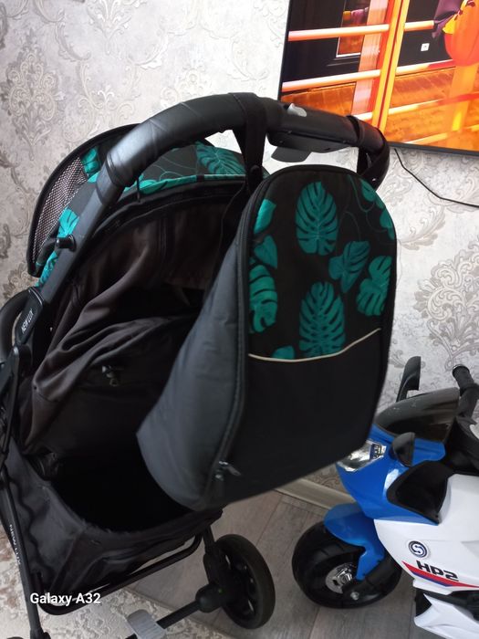 Продам детскую коляску