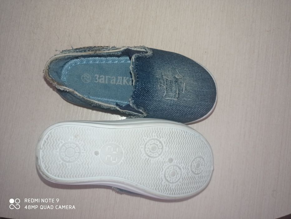 Продам летнюю детскую обувь, сандали