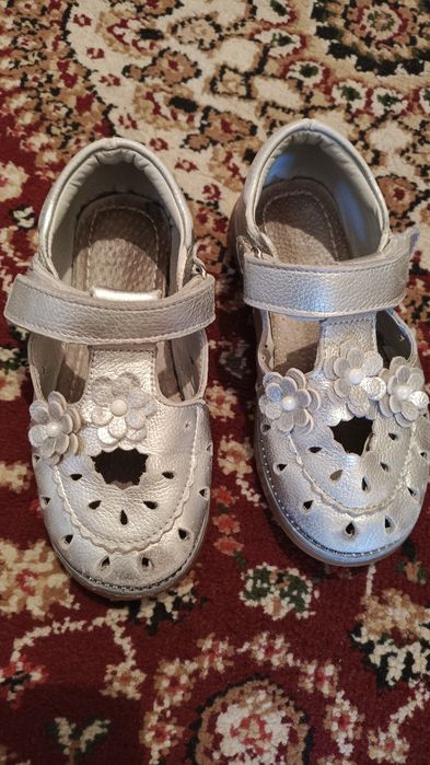 Сандалии для девочки