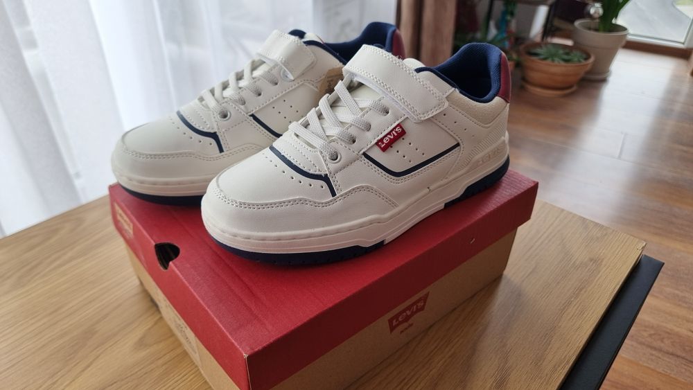 Adidasi Levi's Kids marimea 35