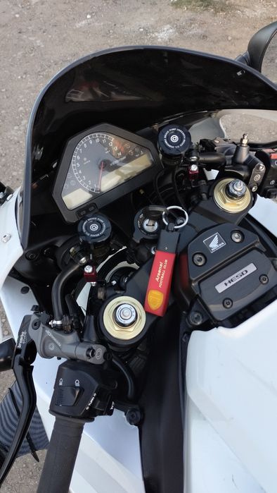 Продам мотоцикл Хонда сбр 1000 RR 2006