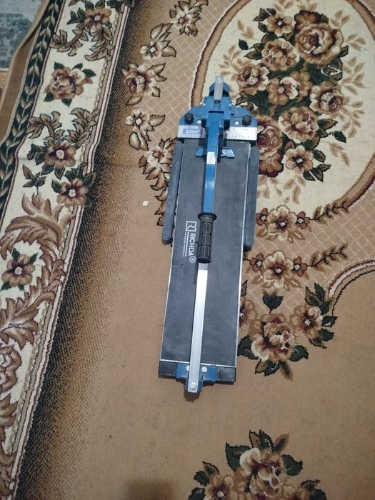 Продам плиткорез