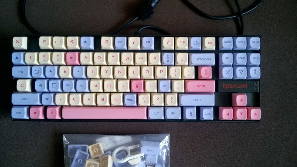 Механична Клавиатура - Redragon K552 Kumara (custom caps)
